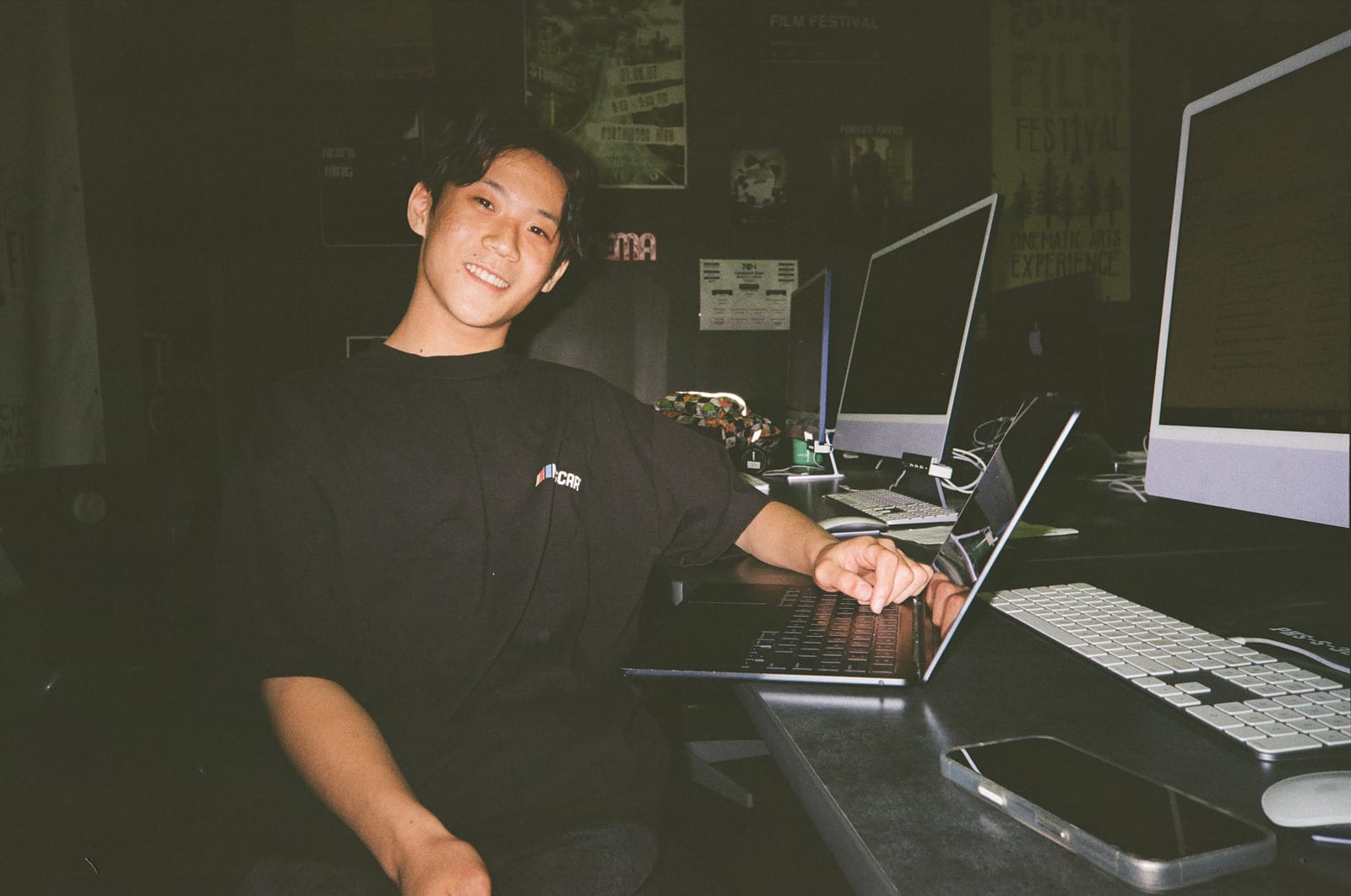 Jun works in Portola News Network.